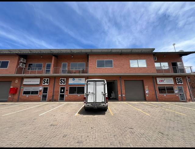 252M² WAREHOUSE TO LET IN HENNOPSPARK